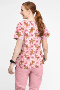 Butter-Soft Cookie Angel Blush Women’s 4-Pocket V Notch-Neck Print Scrub Top 2 Butter-Soft Cookie Angel Blush Women’s 4-Pocket V Notch-Neck Print Scrub Top -Cherokee Shop H1531CABS 3