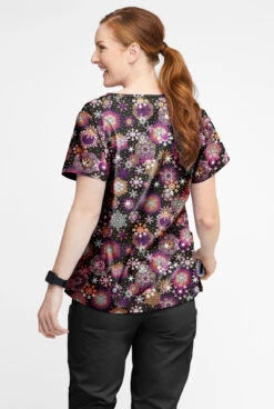 Butter-Soft Dazzling Snowflakes Women’s 4-Pocket V Notch-Neck Printed Scrub Top -Cherokee Shop TS1531DSBL 3